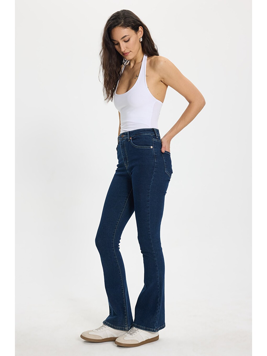 Kadın Regular Fit Klasik Kesim Pamuklu Elastanlı İspanyol Paça Lacivert Jean Jean Pantolon-6