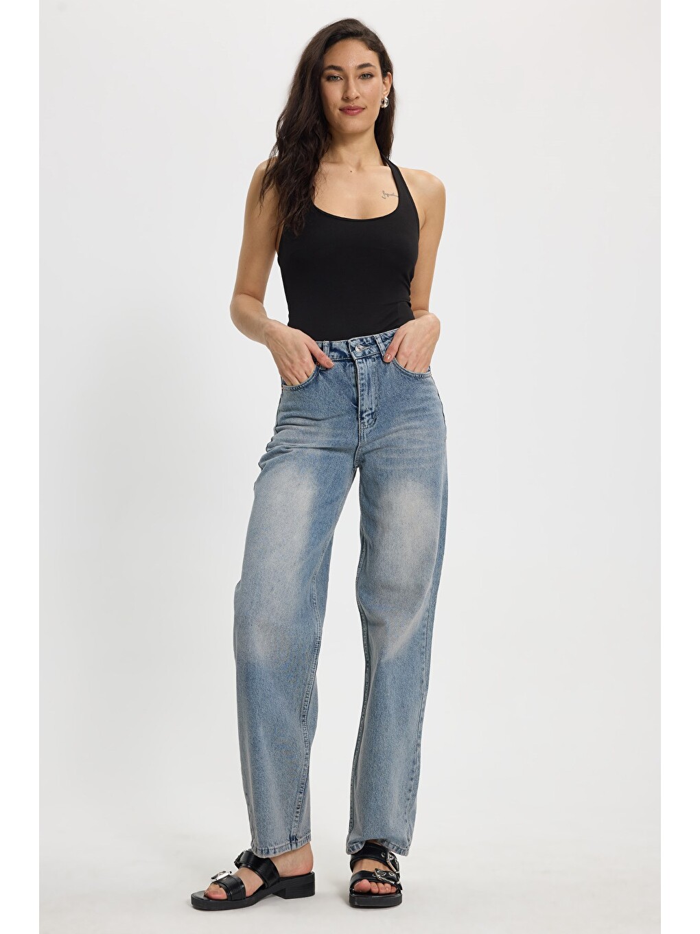 Kadın Relax Fit Rahat Kesim %100 Pamuk Cepli Geniş Paça Mavi Jean Jean Pantolon