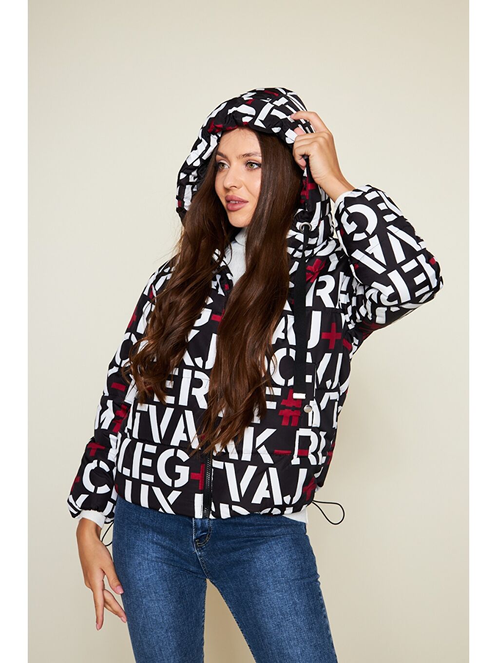 Kadın Kışlık Basic Kapüşonlu Desenli Siyah Şişme Mont