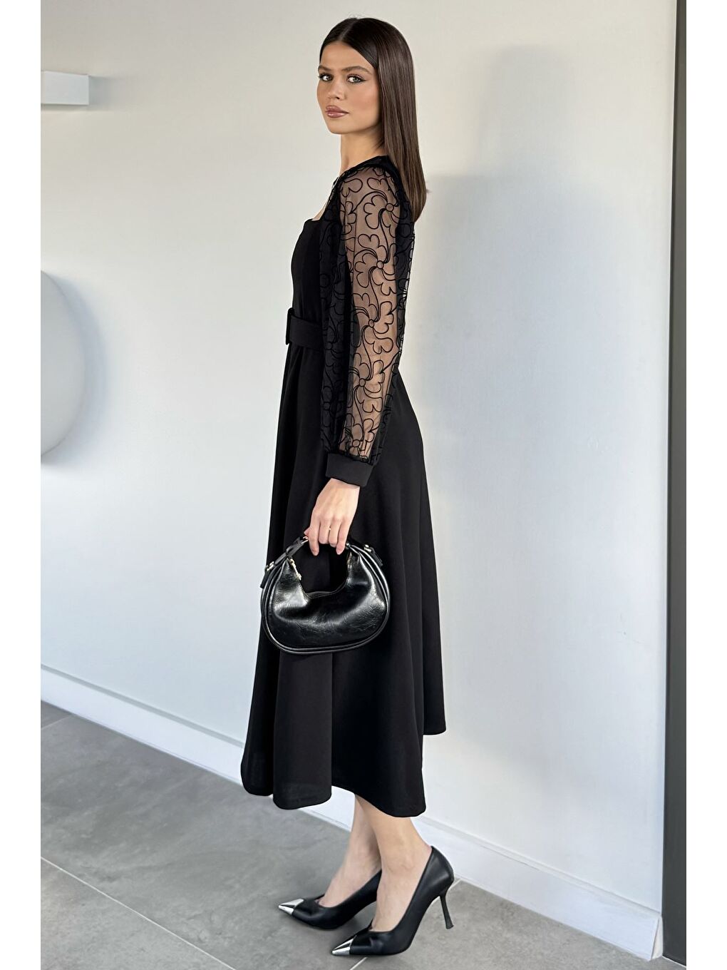 Siyah Kadın Kare Yaka Kollar Güpürlü Bel Kemerli Abiye Elbise-3