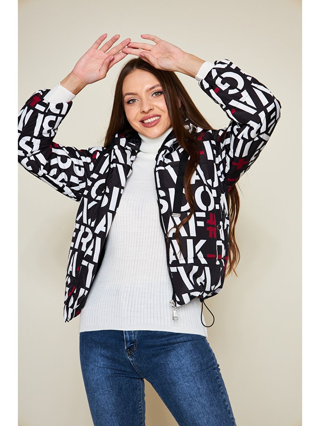 Kadın Kışlık Basic Kapüşonlu Desenli Siyah Şişme Mont-3