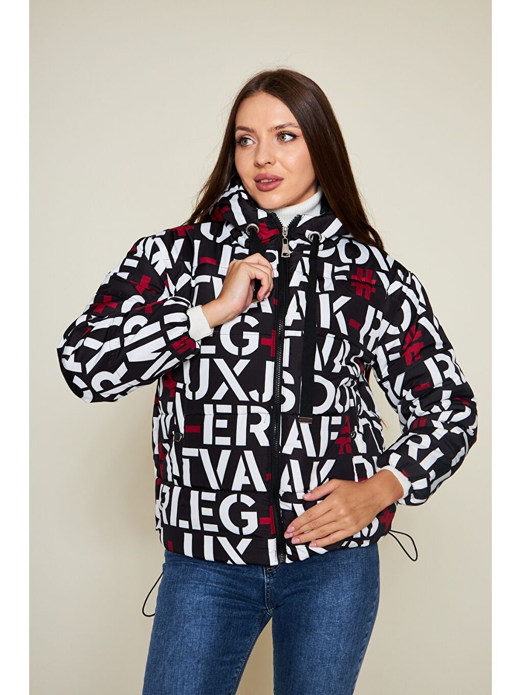 Kadın Kışlık Basic Kapüşonlu Desenli Siyah Şişme Mont-4