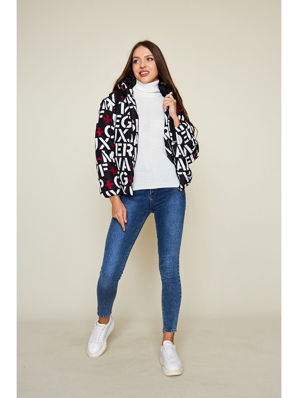 Kadın Kışlık Basic Kapüşonlu Desenli Siyah Şişme Mont-5