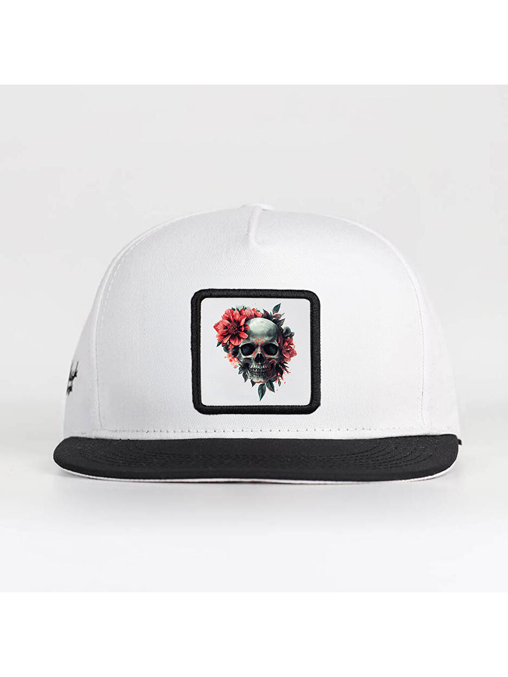 Kurukafa Logolu Siyah-Beyaz Hip Hop Şapka