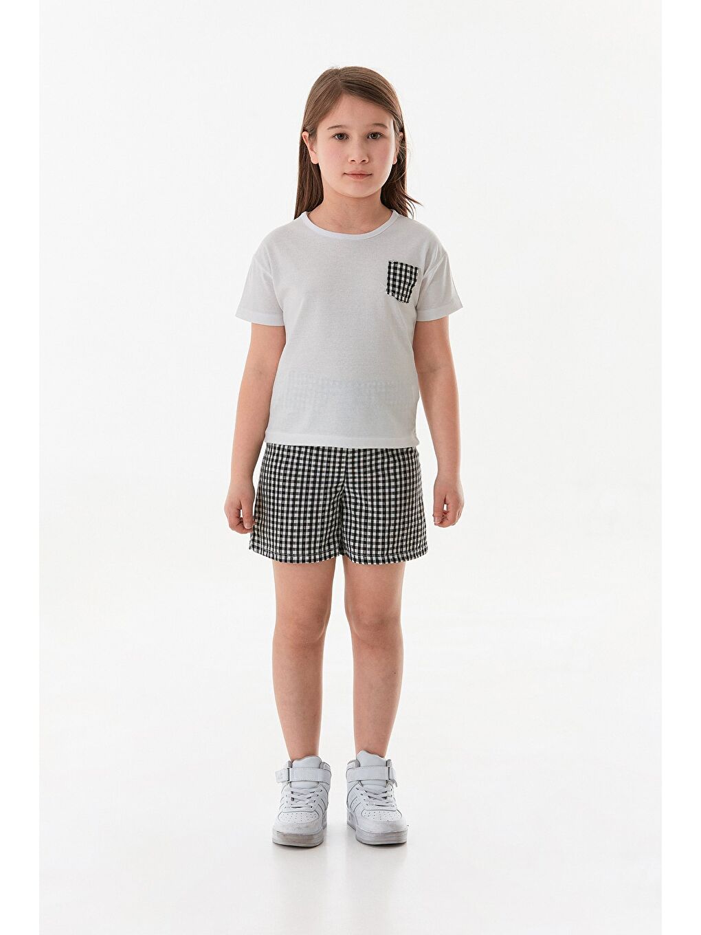 Siyah Pötikare Desenli Kız Çocuk Şortlu Takım