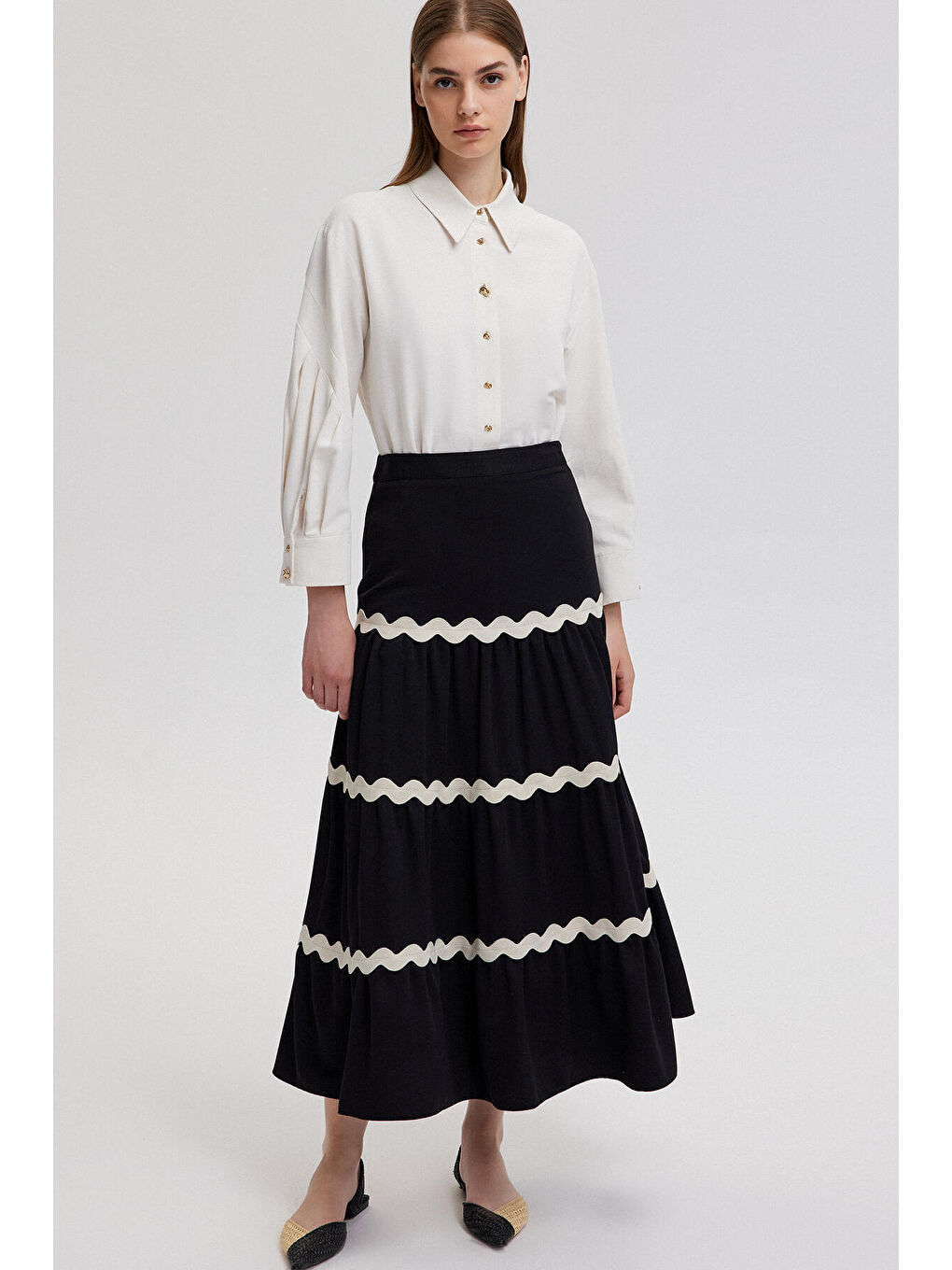 Siyah Şerit Detaylı Volan Etek-1