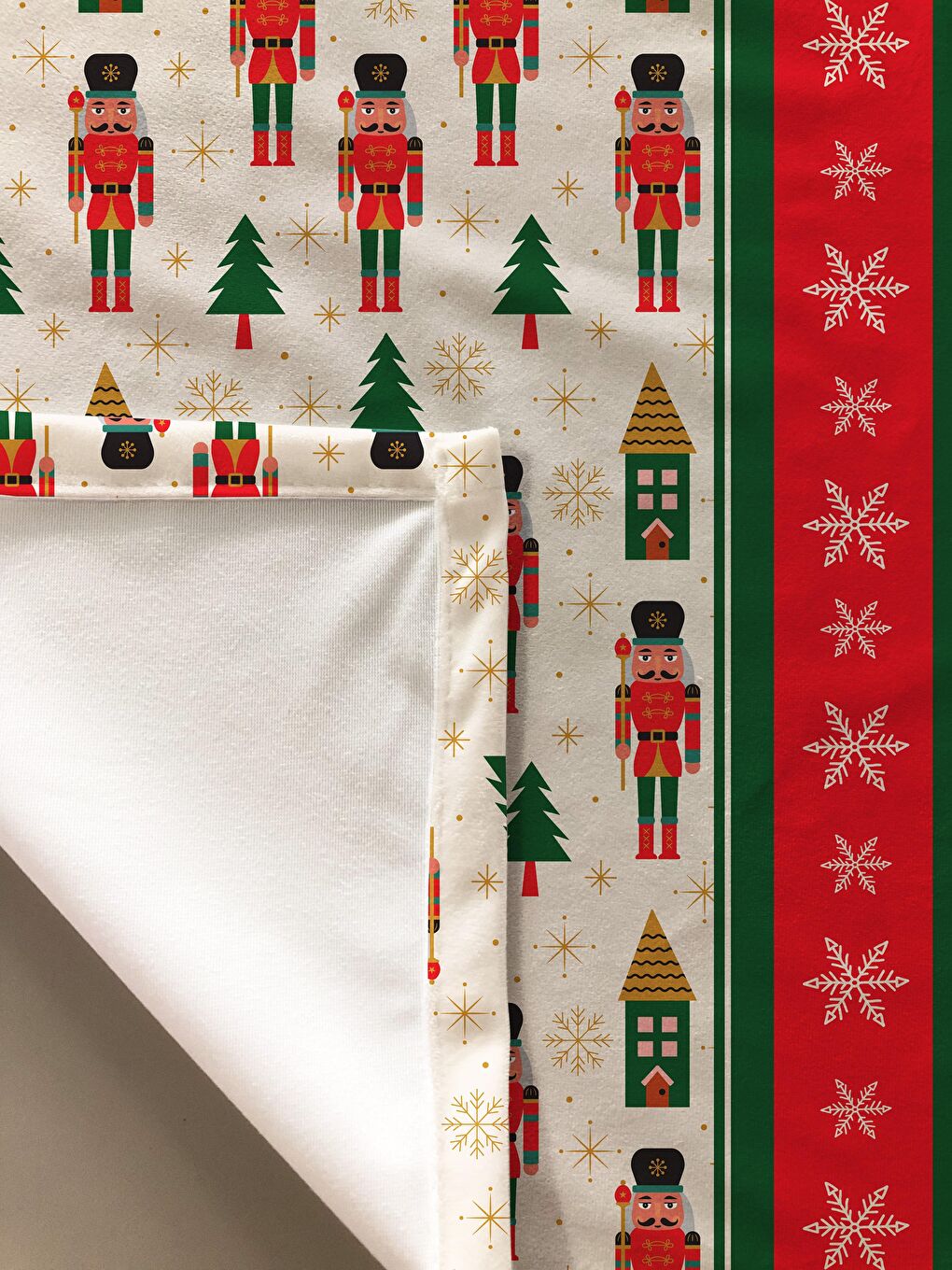 Karışık Yılbaşı Desenli Kadife Doku Masa Örtüsü-1