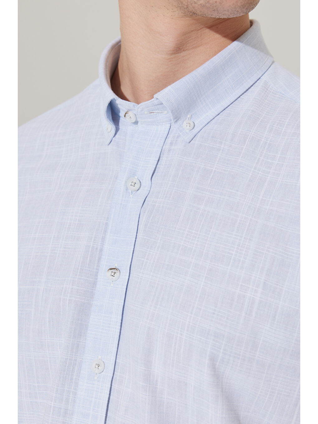 Erkek Mavi Slim Fit Dar Kesim Düğmeli Yaka Keten Görünümlü %100 Pamuk Flamlı Gömlek-3