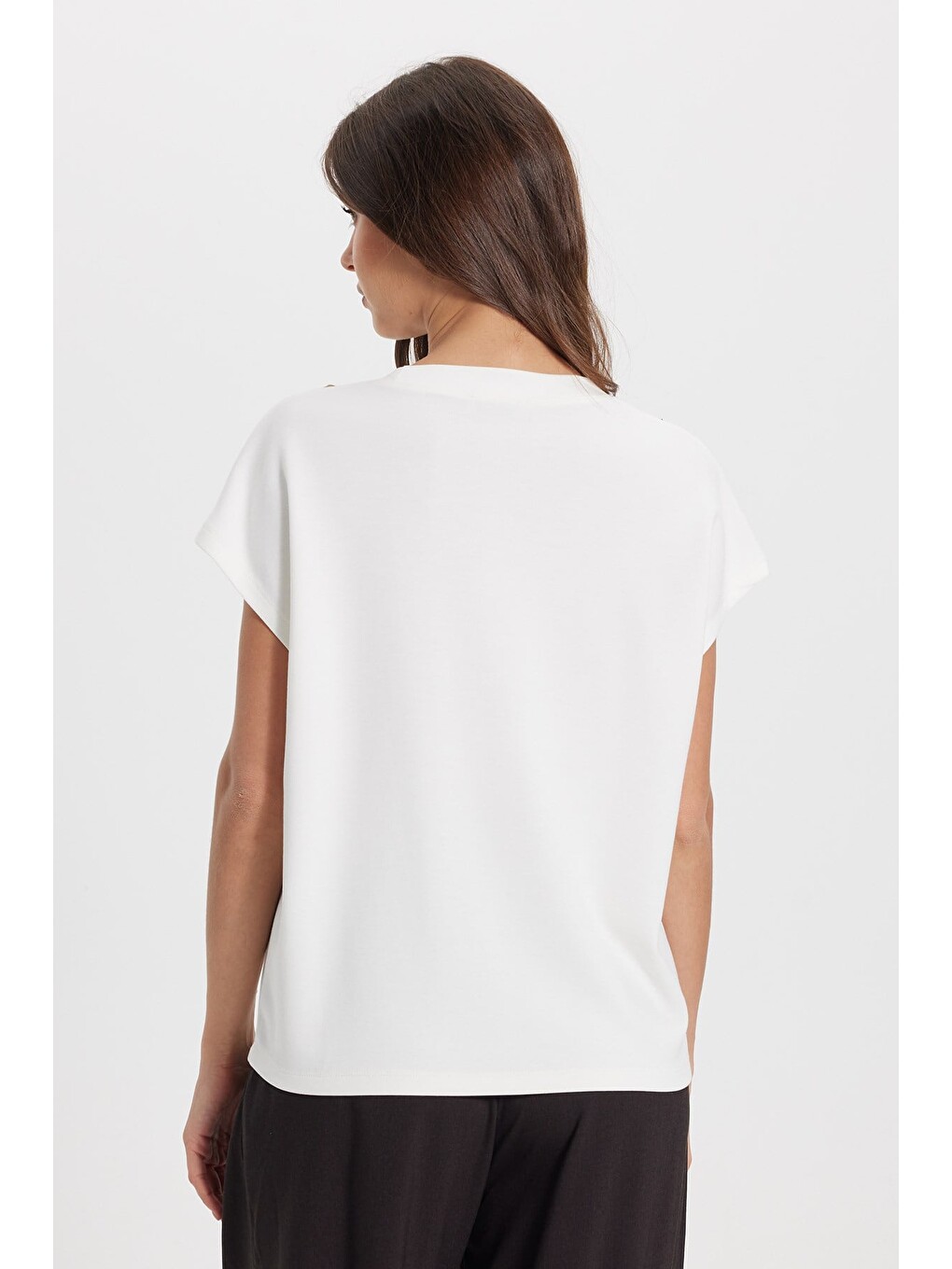 Kadın Oversize Geniş Kesim Bisiklet Yaka Omzu Düğmeli Elastanlı Ekru Beyaz Viskon Bluz-6