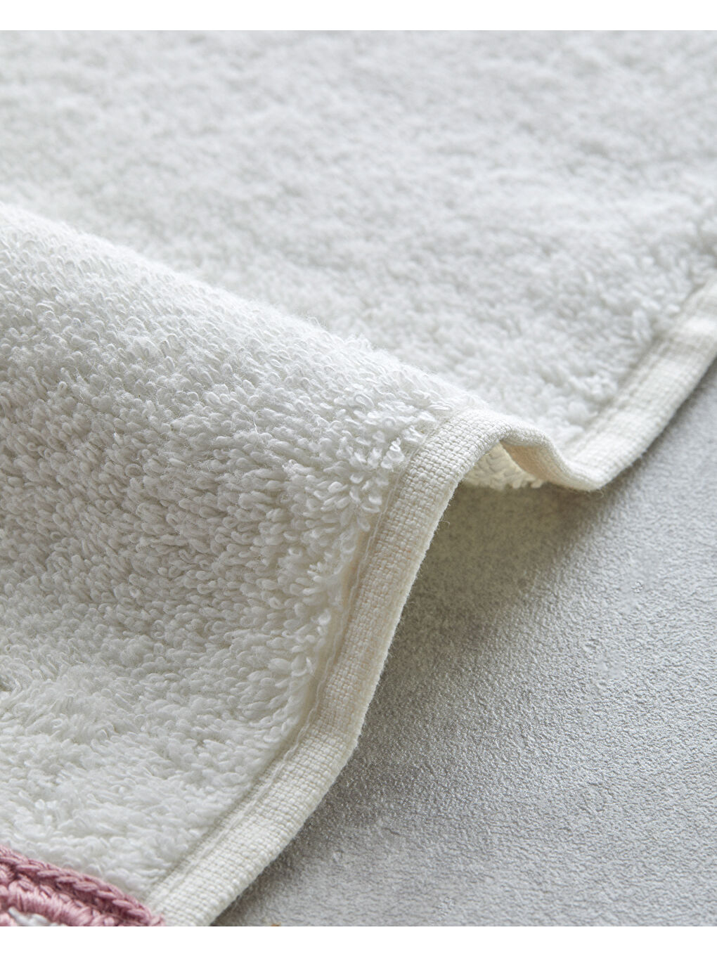 Flower Line Pamuklu Kroşeli Yüz Havlusu 50x80 cm Ekru - Pembe-1