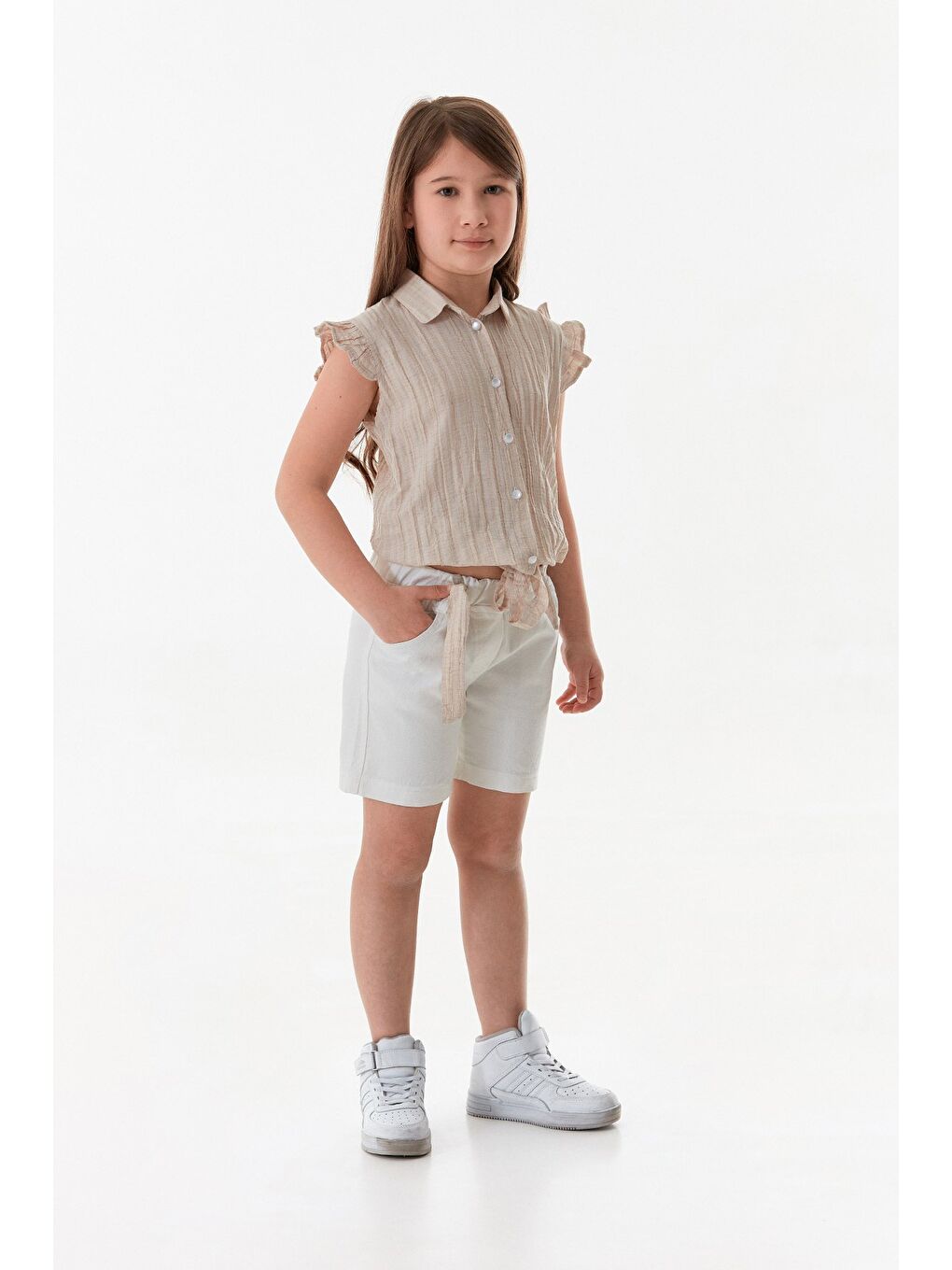 Bej Beli Bağlamalı Kolu Fırfırlı Şortlu Kız Çocuk Takım