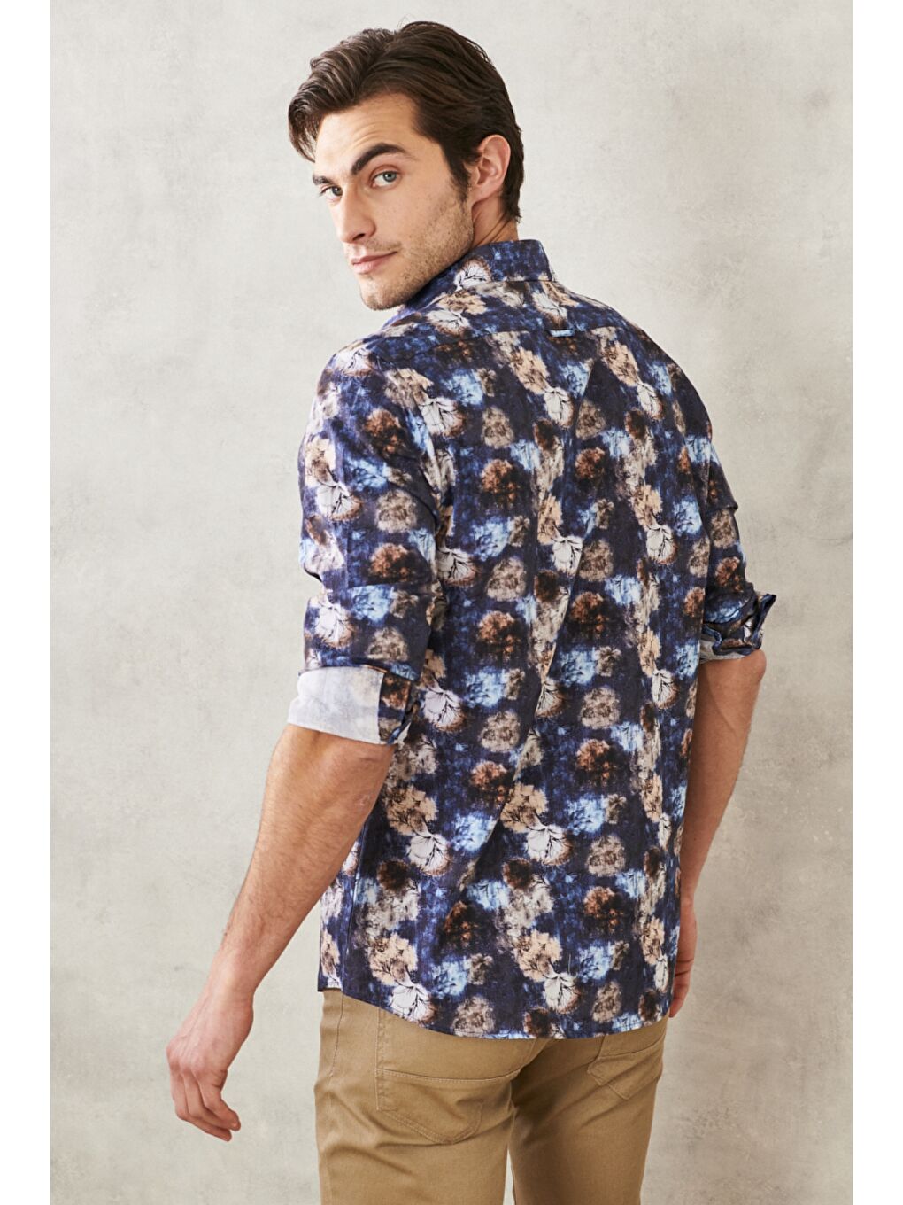 Erkek Lacivert Slim Fit Dar Kesim İtalyan Yaka Baskılı Gömlek-5