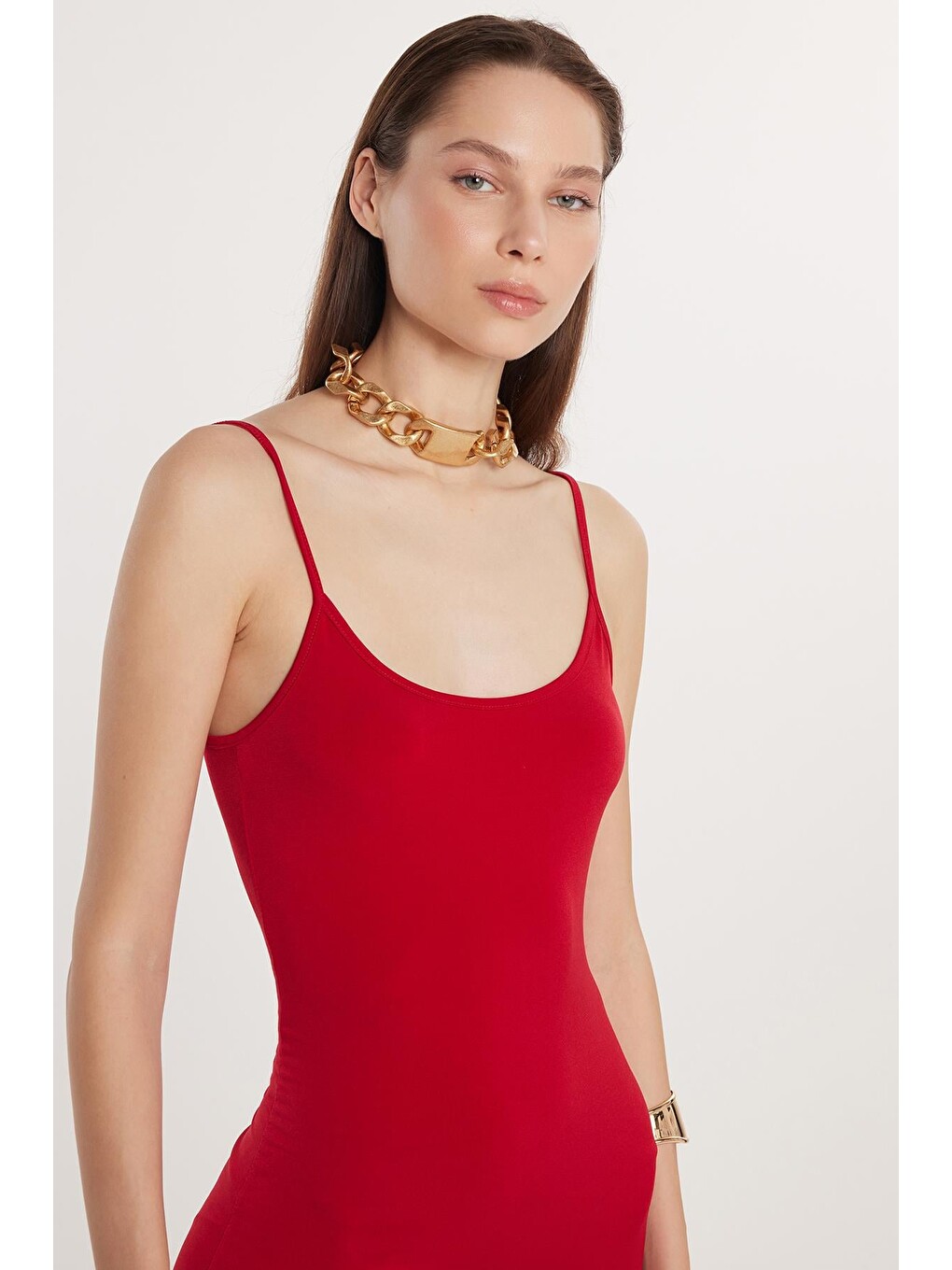 Kadın Slim Fit Dar Kesim İnce Askılı Sandy Kumaş Kırmızı U Yaka Uzun Elbise-1