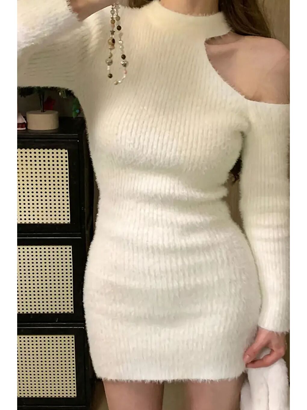 Ekru Tek Omuz Dekolteli Angora Kumaş Triko Elbise-5