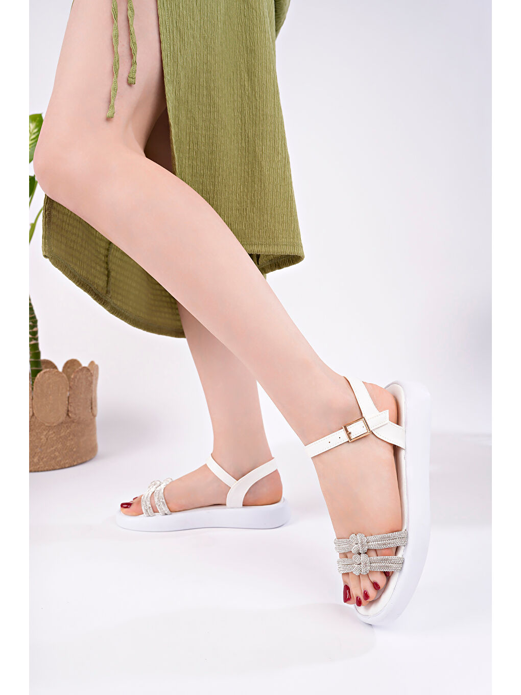 Beyaz Kadın Günlük Sandalet-1