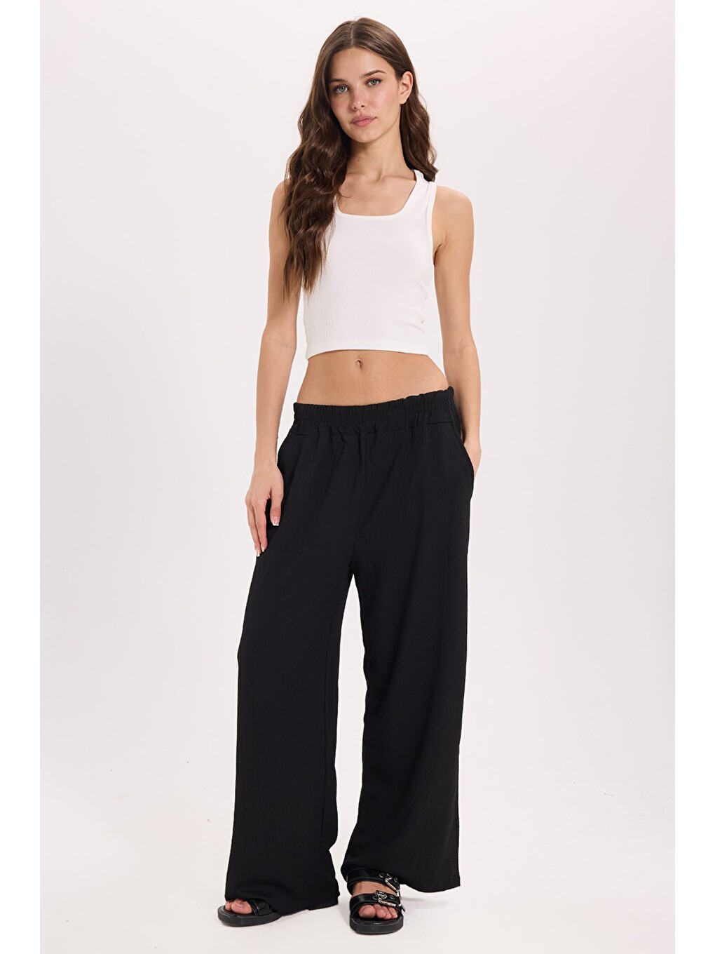Kadın Slim Fit Dar Kesim Kalın Askılı Kare Yaka Ekru Atlet Bluz-1