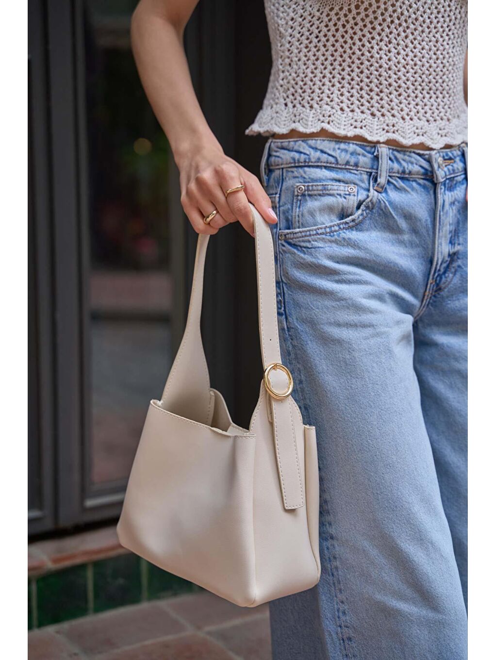 Ekru Toka Detaylı Omuz Çantası Krem