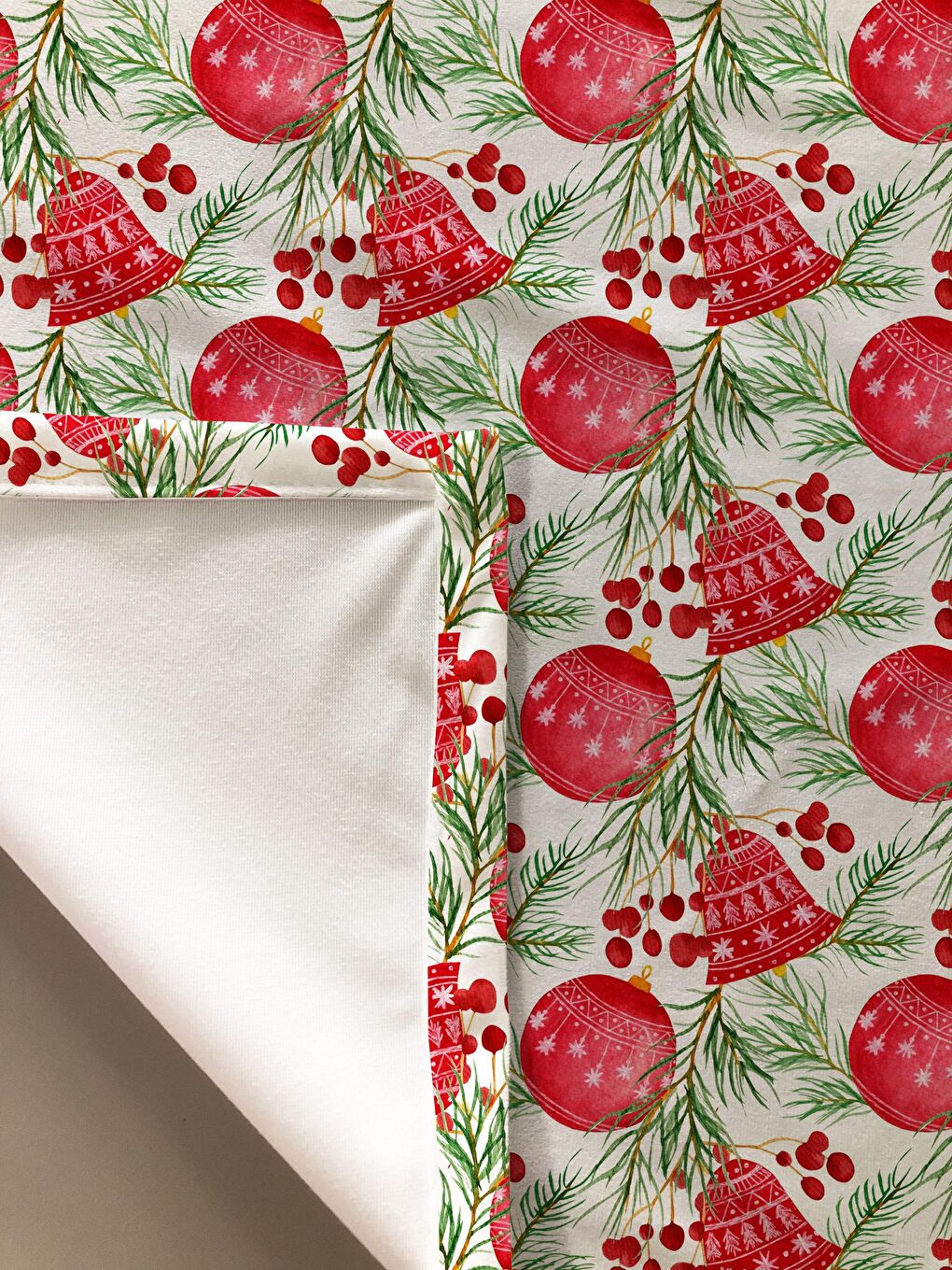 Karışık Yılbaşı Desenli Kadife Doku Masa Örtüsü-1