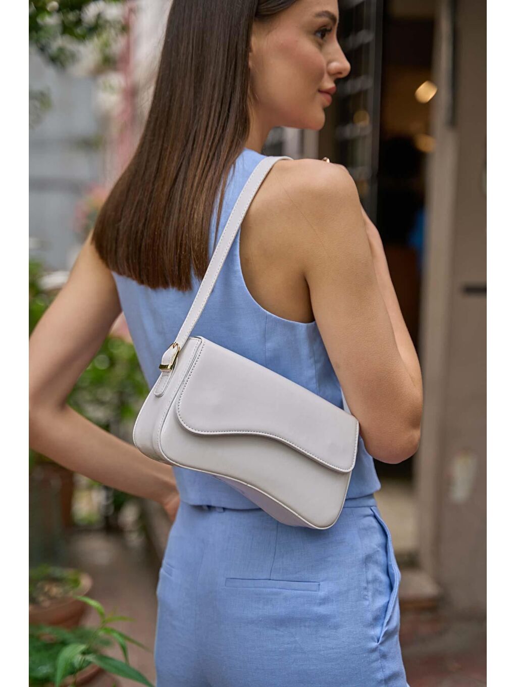 Asimetrik Görünümlü Omuz Çantası Beyaz Rugan-3