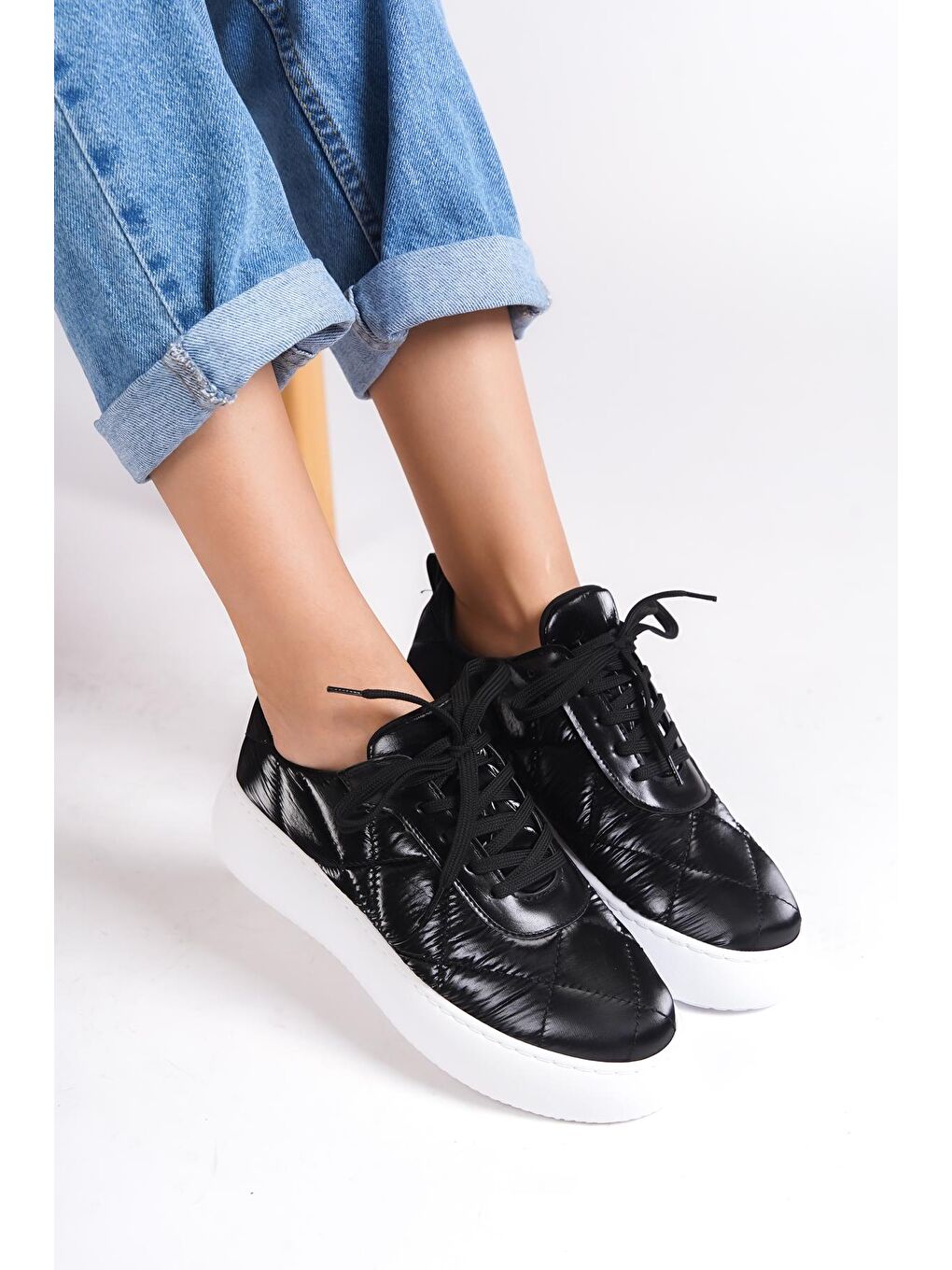 Siyah Yuvarlak Burunlu Paraşüt Kadın Sneaker-1