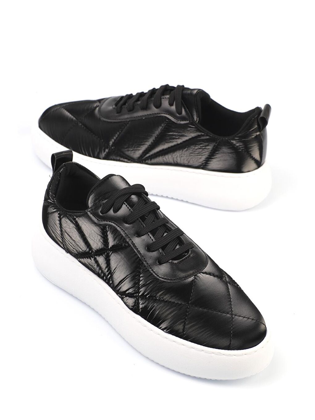 Siyah Yuvarlak Burunlu Paraşüt Kadın Sneaker-2