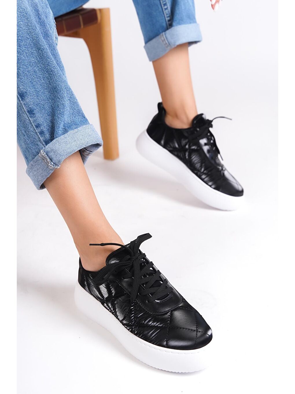 Siyah Yuvarlak Burunlu Paraşüt Kadın Sneaker-4