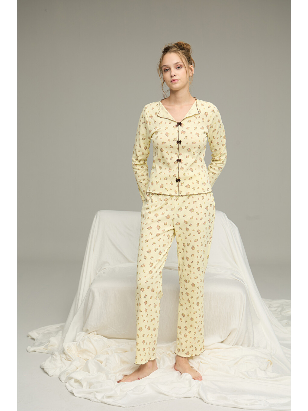 Sarı Çiçek Desenli Pamuklu Fiyonklu Fitilli Örme Pijama Takım25226004-4