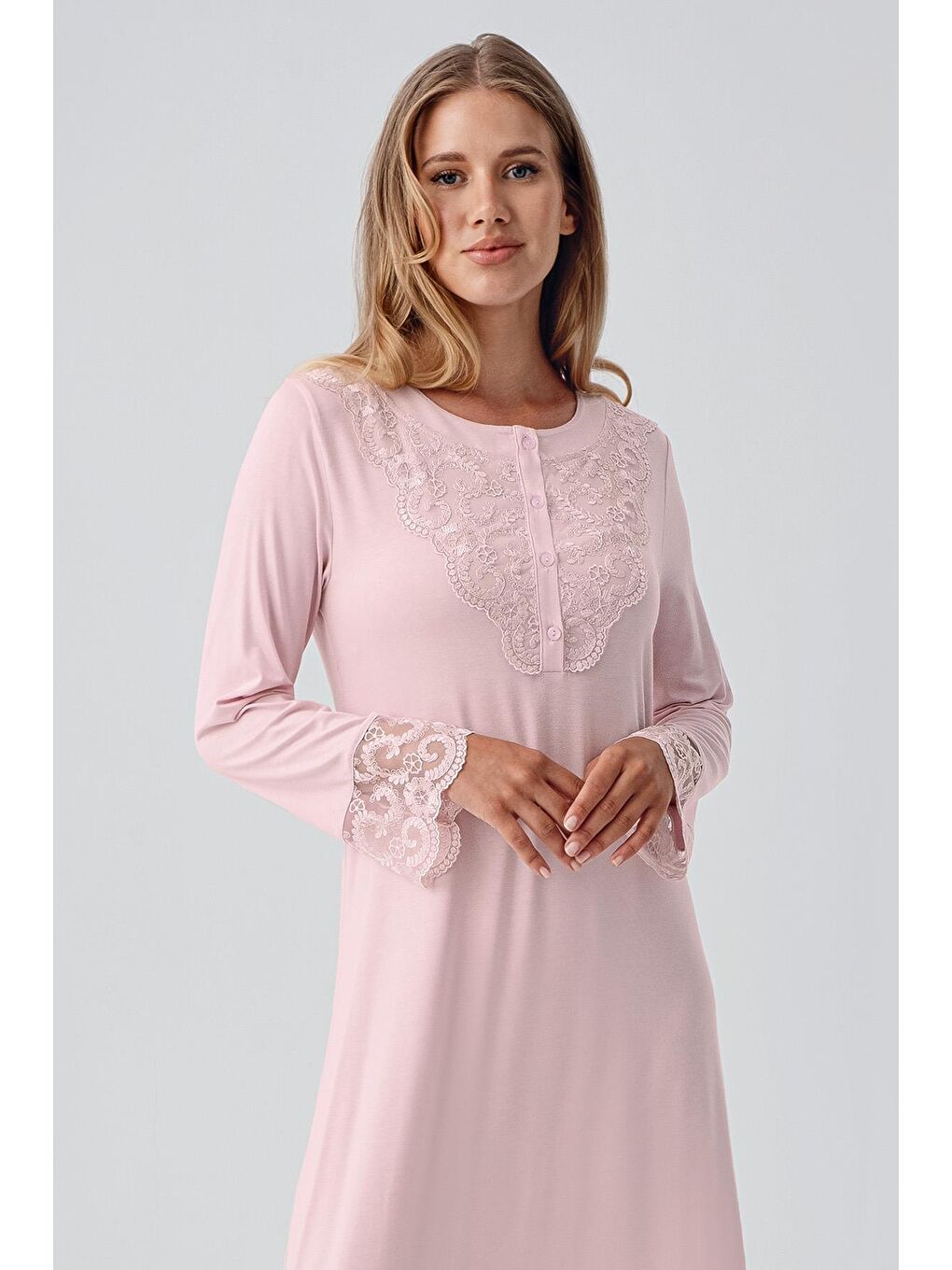 Pembe Uzun Kollu Dantelli Düğmeli Esnek Viskoz Gecelik 18105-2