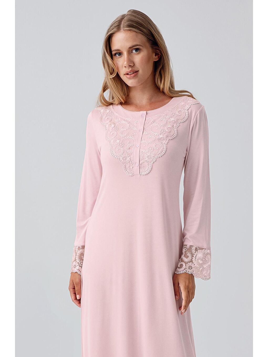 Pembe Uzun Kollu Dantelli Düğmeli Esnek Viskoz Gecelik 18105-3