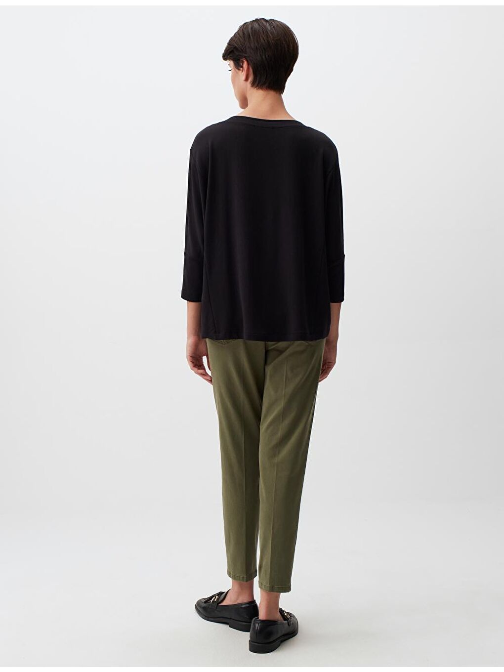 Siyah Yuvarlak Yaka Yarasa Kol Basic Bluz-4