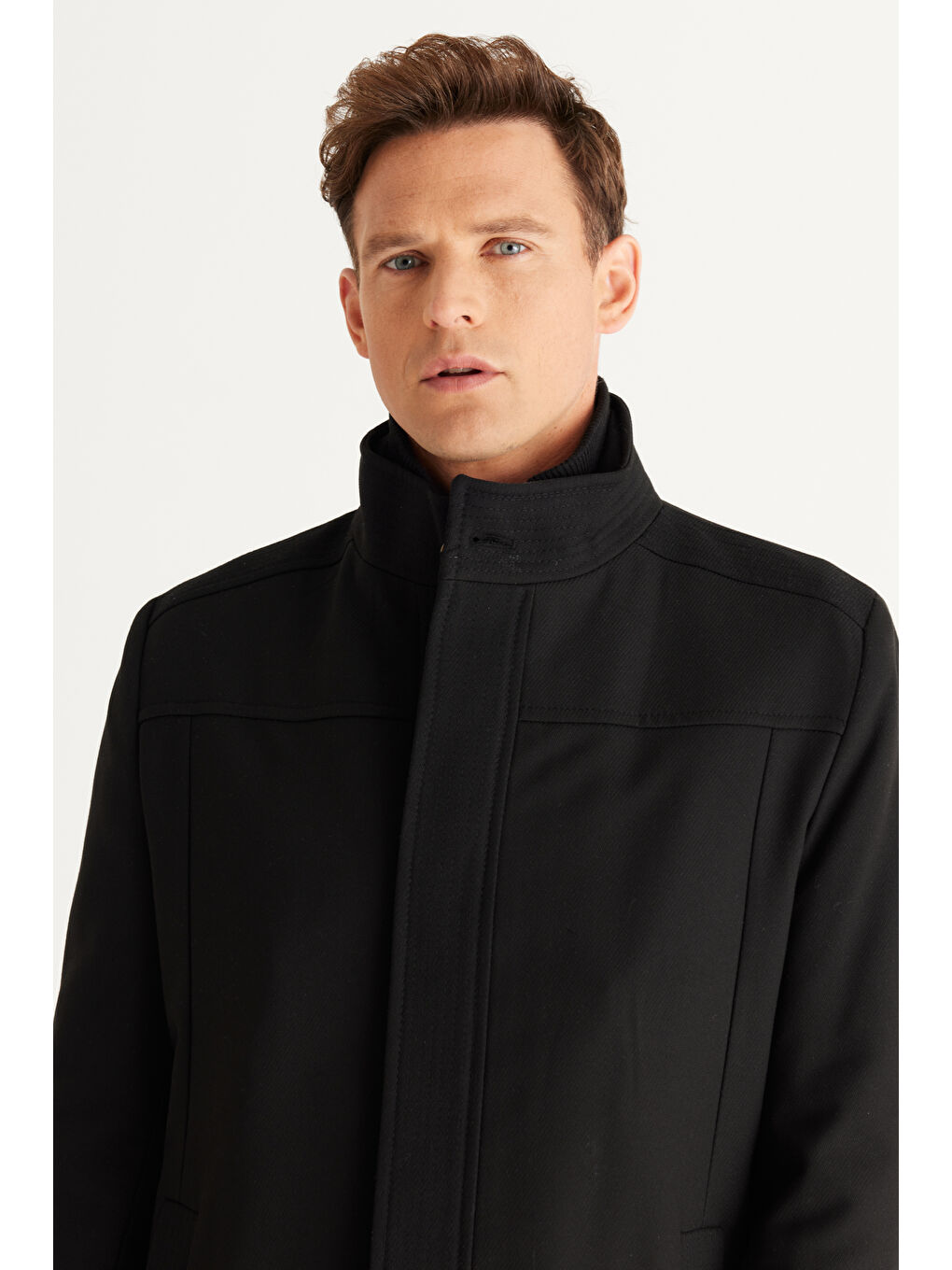 Erkek Siyah Standart Fit Normal Kesim Dik Yaka Yünlü Desenli Kaban-4