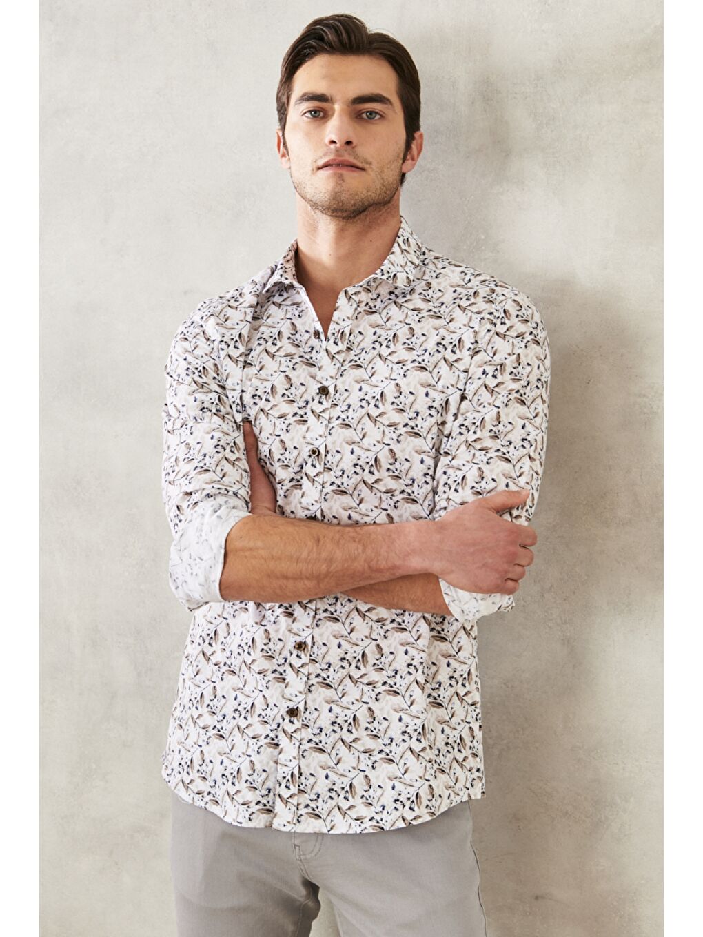 Erkek Beyaz-Bordo Slim Fit Dar Kesim İtalyan Yaka %100 Pamuk Baskılı Gömlek