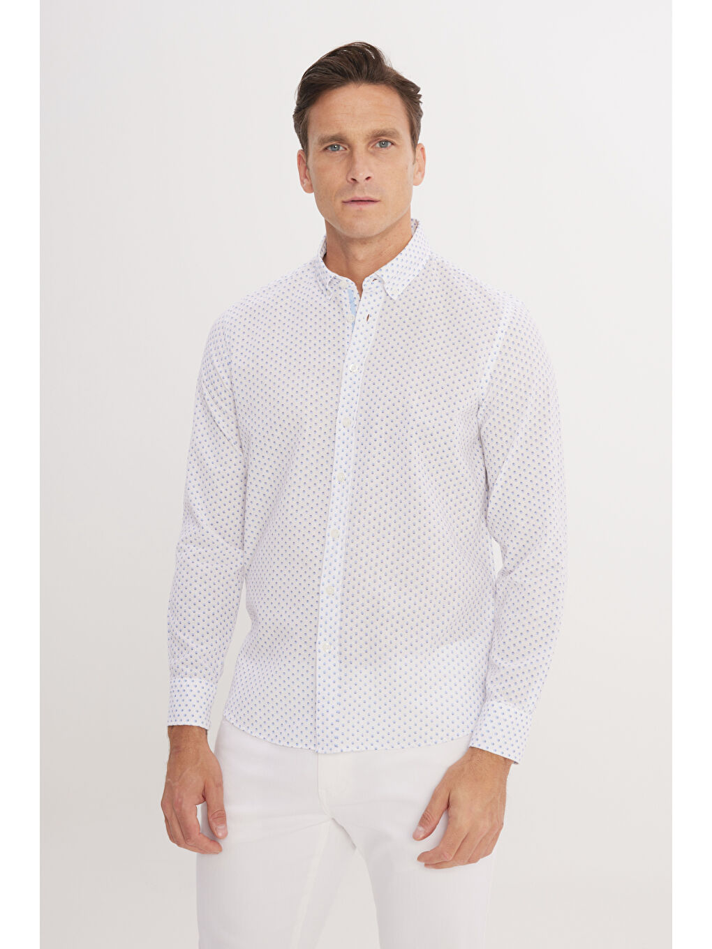 Erkek Beyaz-Lacivert Slim Fit Dar Kesim Düğmeli Yaka Pamuklu Baskılı Gömlek