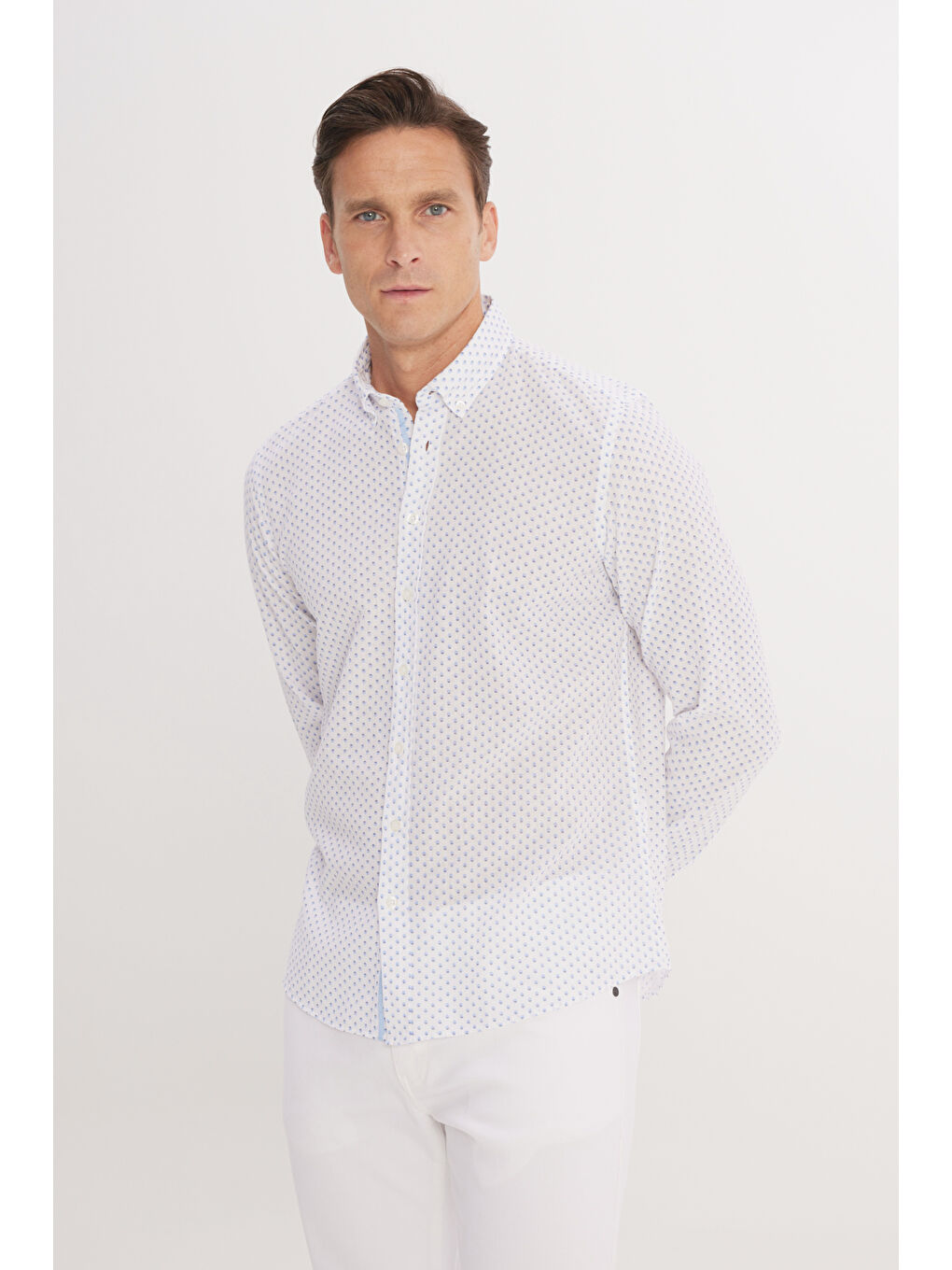 Erkek Beyaz-Lacivert Slim Fit Dar Kesim Düğmeli Yaka Pamuklu Baskılı Gömlek-2