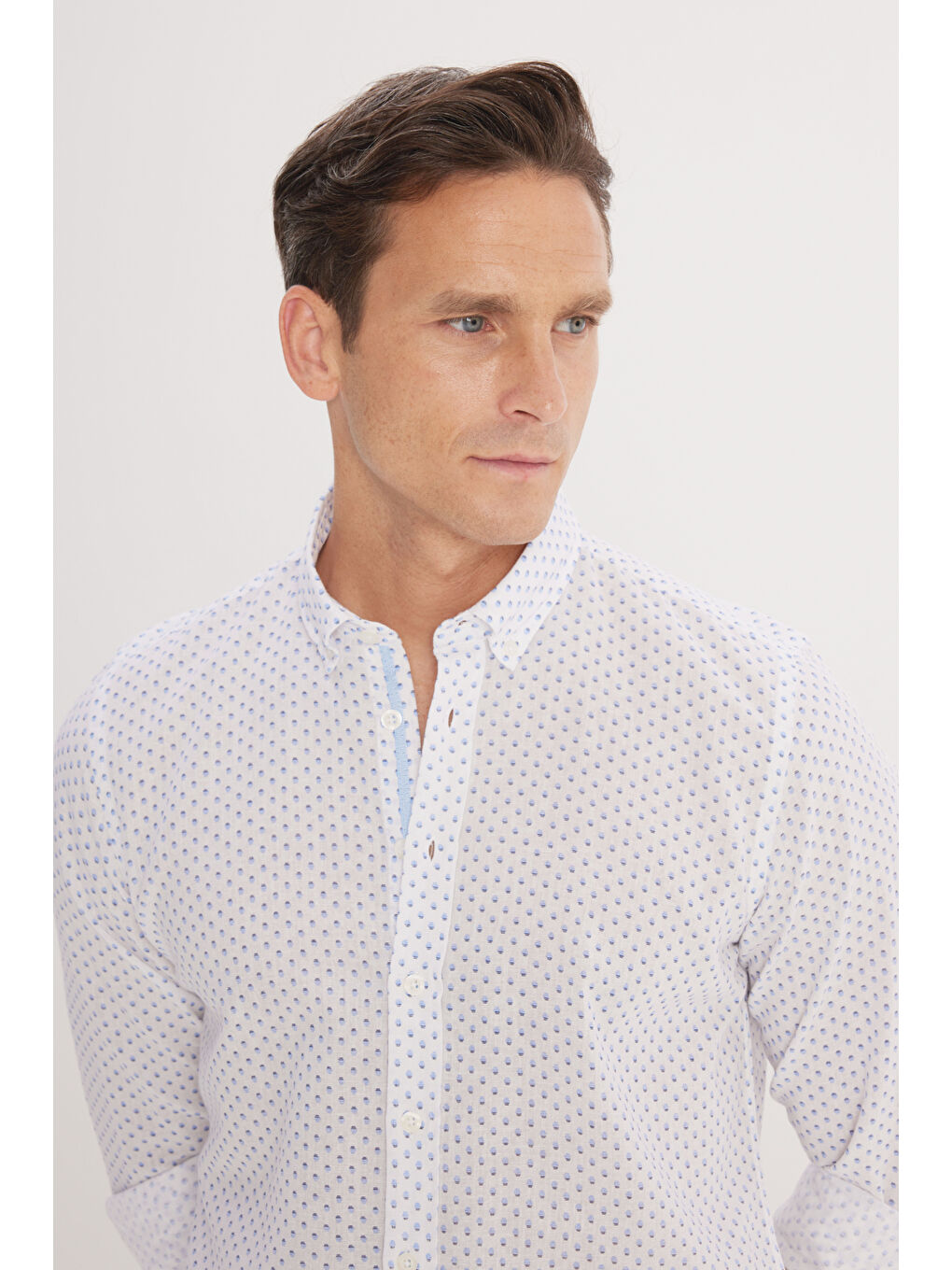 Erkek Beyaz-Lacivert Slim Fit Dar Kesim Düğmeli Yaka Pamuklu Baskılı Gömlek-3