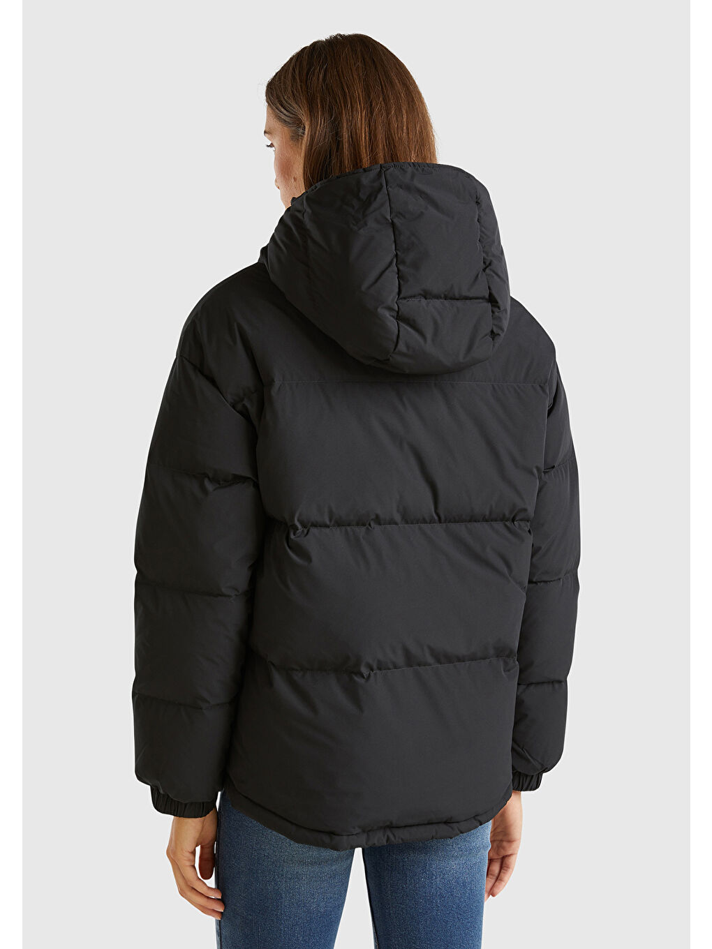 Kadın Siyah Cep Detaylı Düğme Kapamalı Büzgü İpli Kapüşonlu Kısa Mont-2