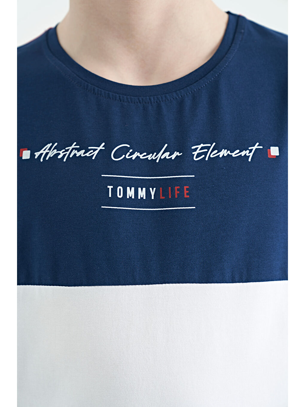 TOMMYLIFE Kırmızı Renk Bloklu O Yaka Baskı Detaylı Standart Kalıp Erkek Çocuk T-Shirt - 11135 - 3