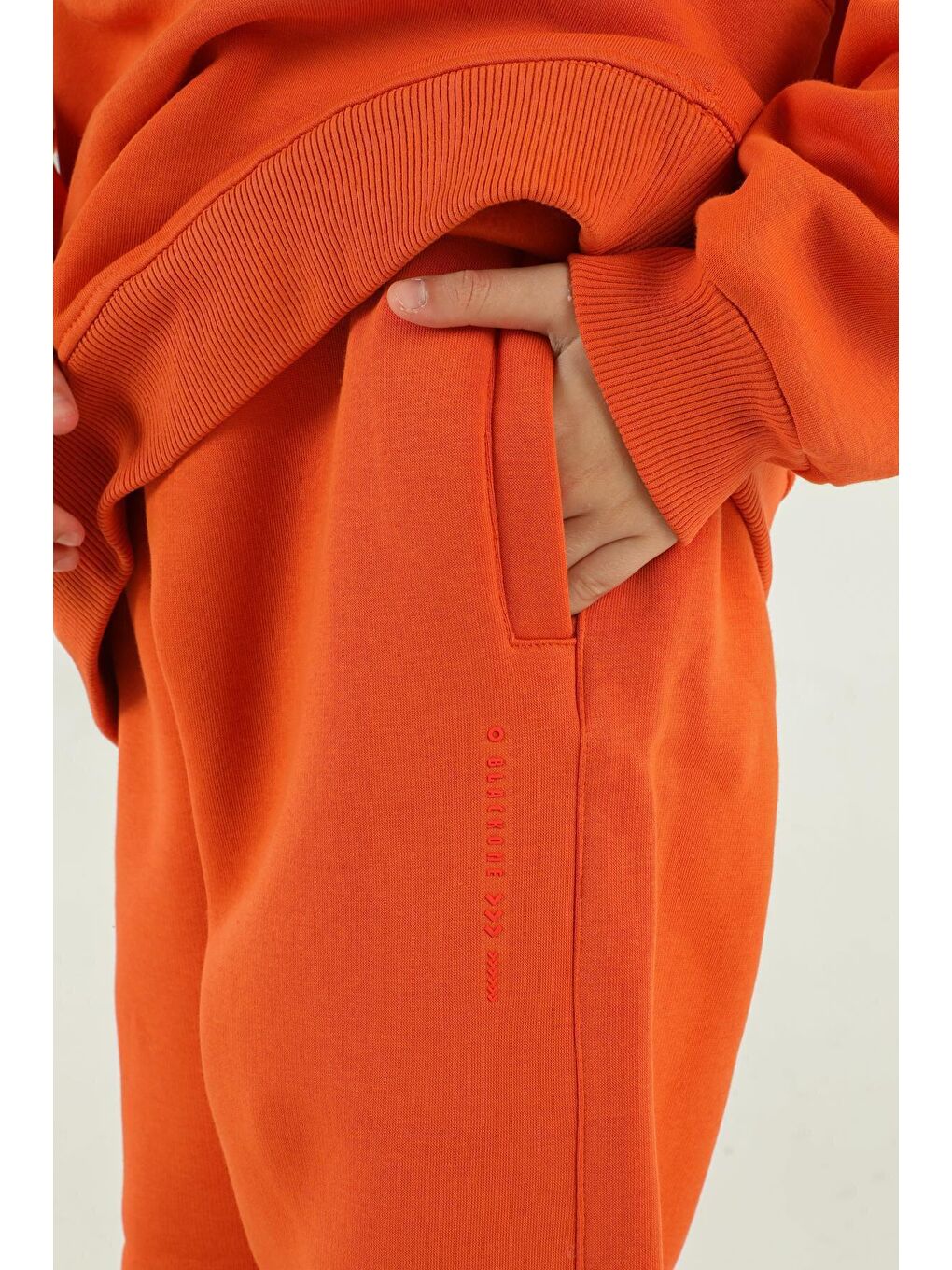 Turuncu Kapüşonlu Kargo Cepli Kalın Erkek Çocuk Eşofman Takımı-4