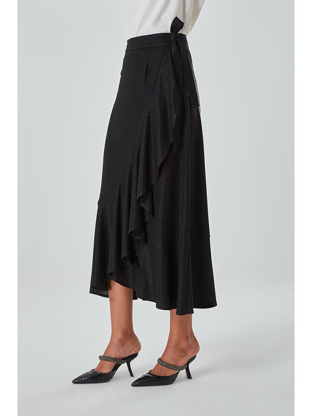 Yanı Fırfırlı Siyah Etek-3