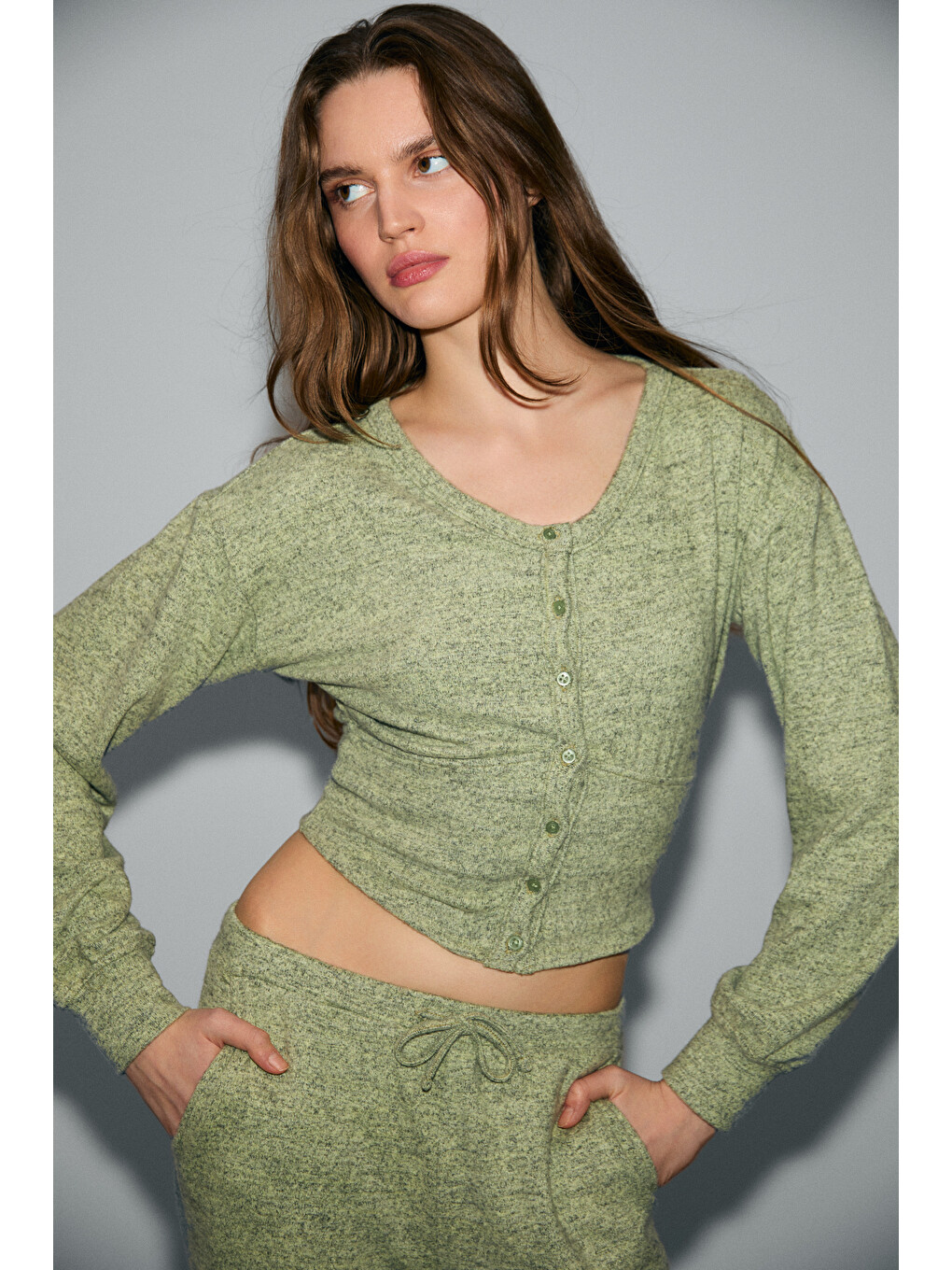 Clarıta Kadın Yumuşak Ve Esnek Kumaşlı Bele Oturan Düğmeli Crop Yeşil Sweatshirt-2