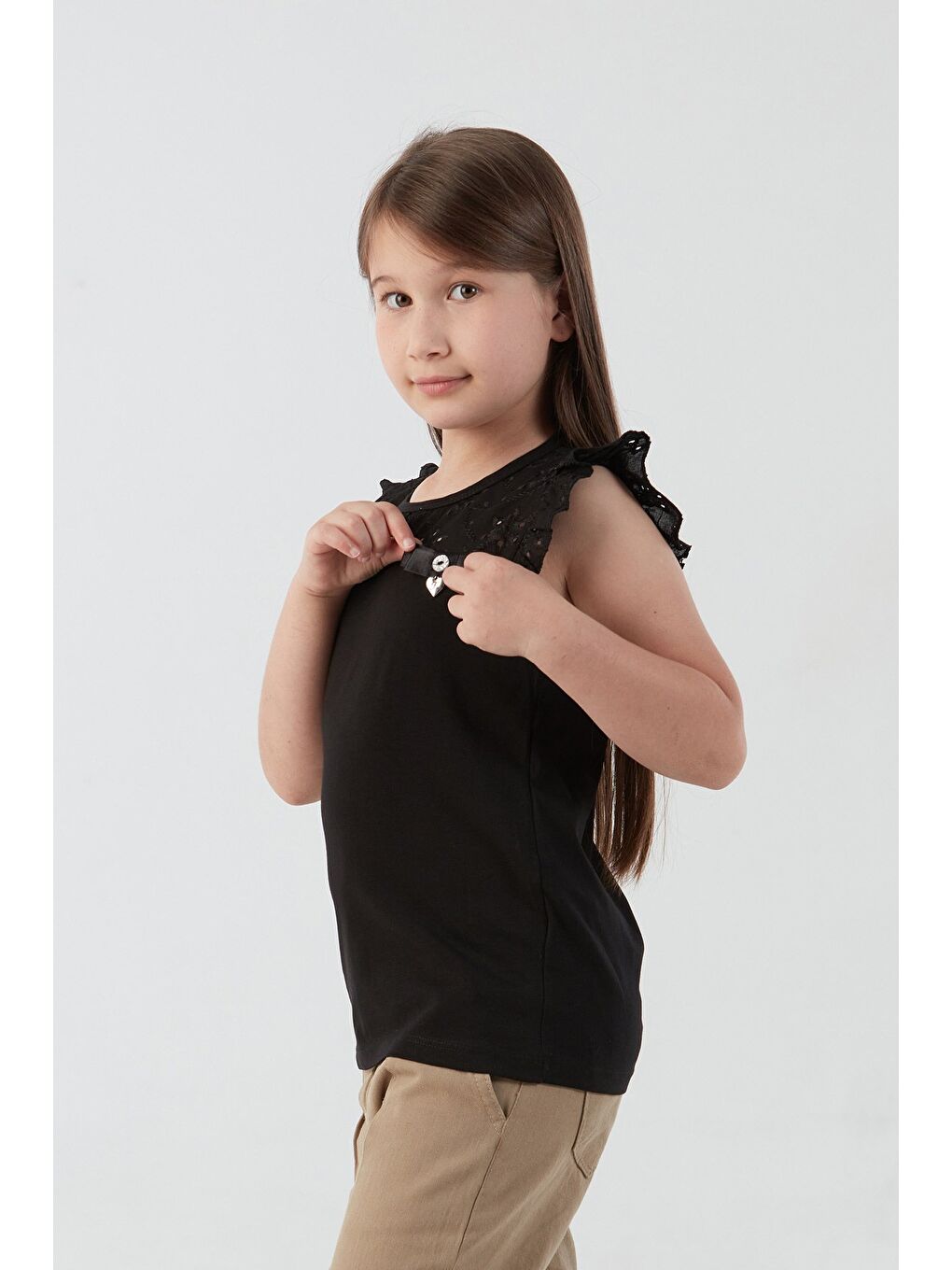 Siyah Nakışlı F Harf Armalı Kız Çocuk Bluz-1
