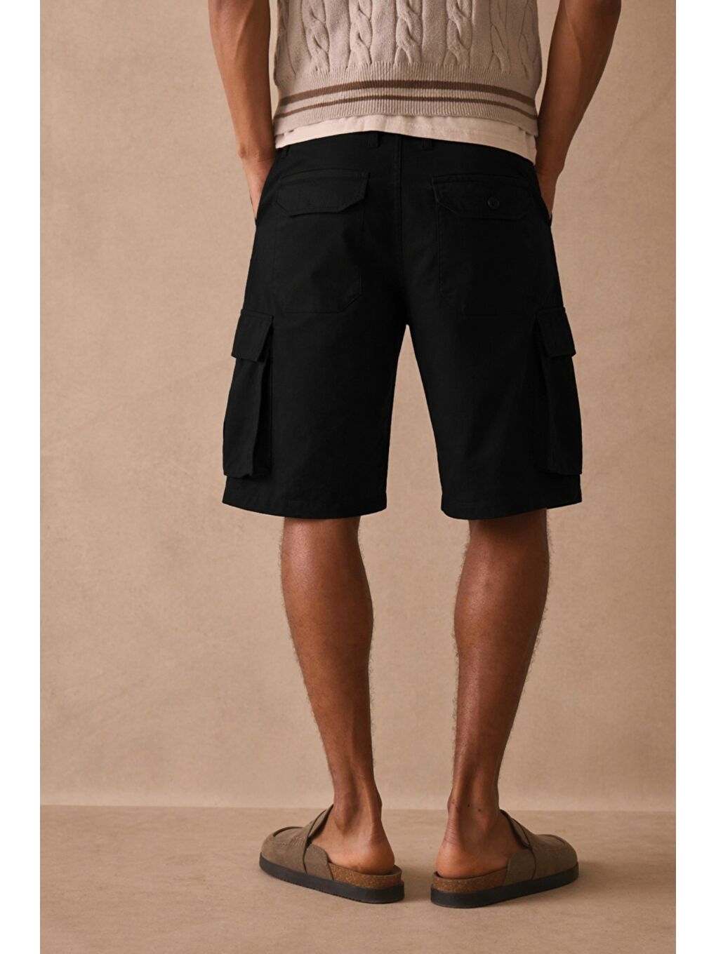 Siyah Çok Cepli Yazlık Rahat Kargo Şort-2