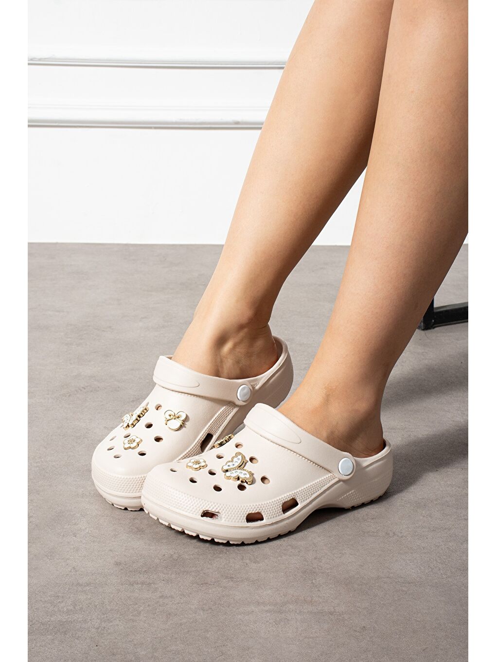 Ekru TWN-606 Kadın Terlik Plaj Deniz Havuz Terliği Hastane Doktot Hemşire Mutfak Bahçe Terliği