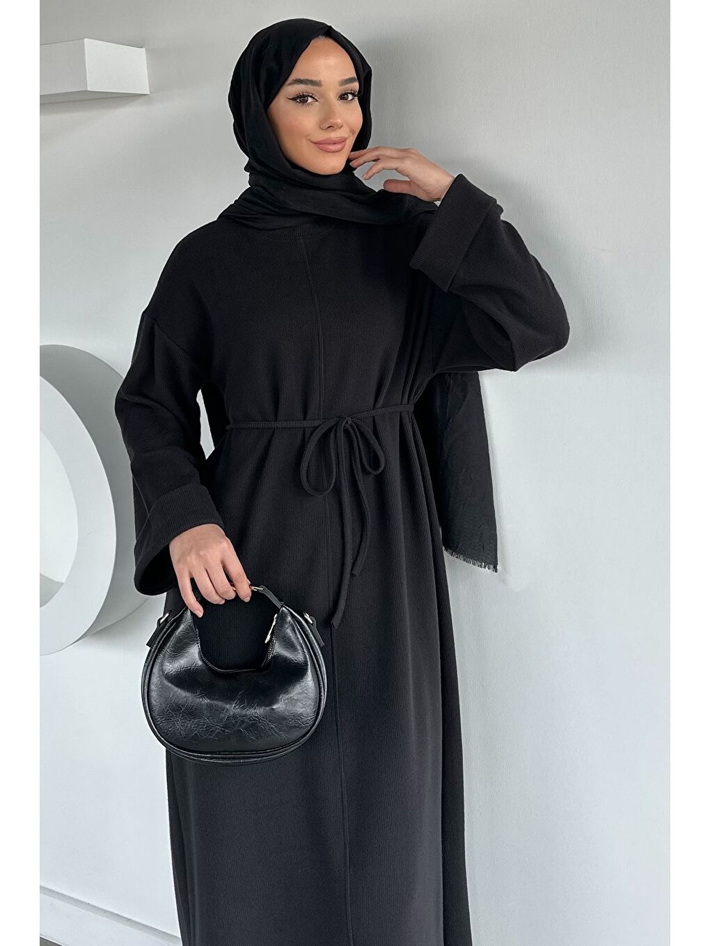 Siyah Tesettür Bel Bağcıklı Kol Katlamalı Selanik Kumaş Elbise-5