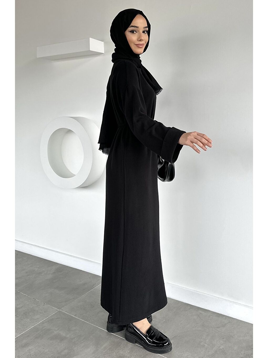 Siyah Tesettür Bel Bağcıklı Kol Katlamalı Selanik Kumaş Elbise-6