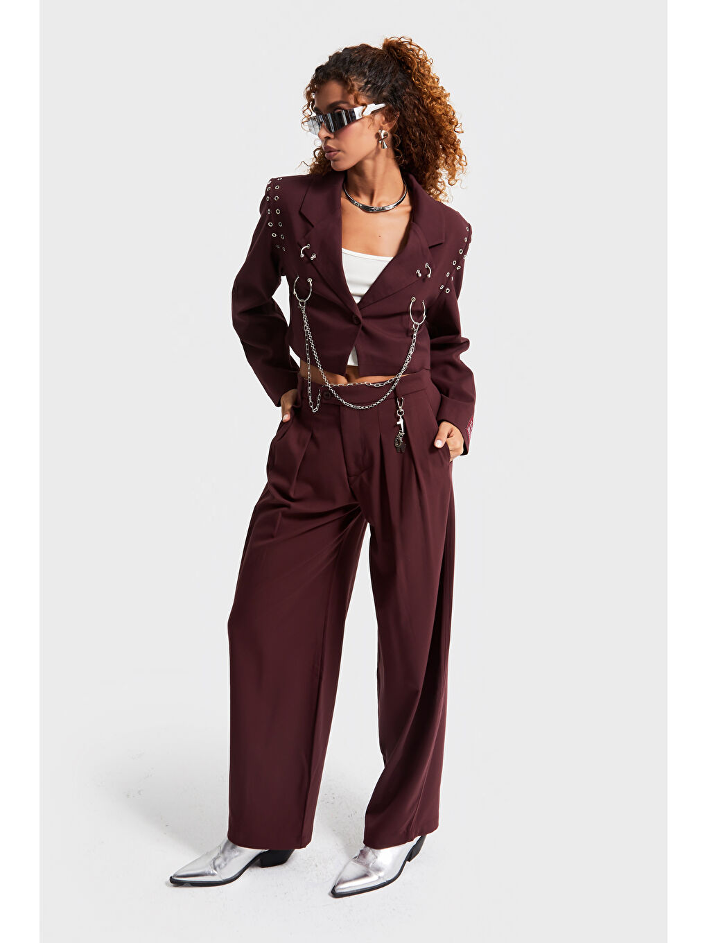 Kadın Bordo Renk Aksesuar Detaylı Bol Kesim Dokuma Kumaş Özel Tasarım Pantolon-1