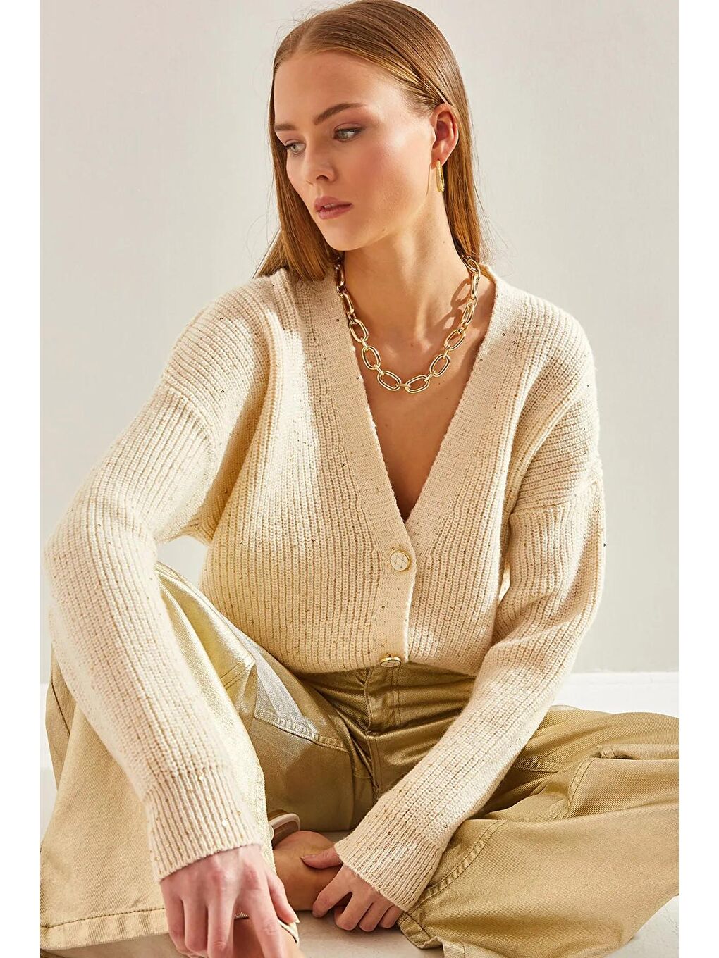 Ekru Kadın Pullu Düğmeli Hırka