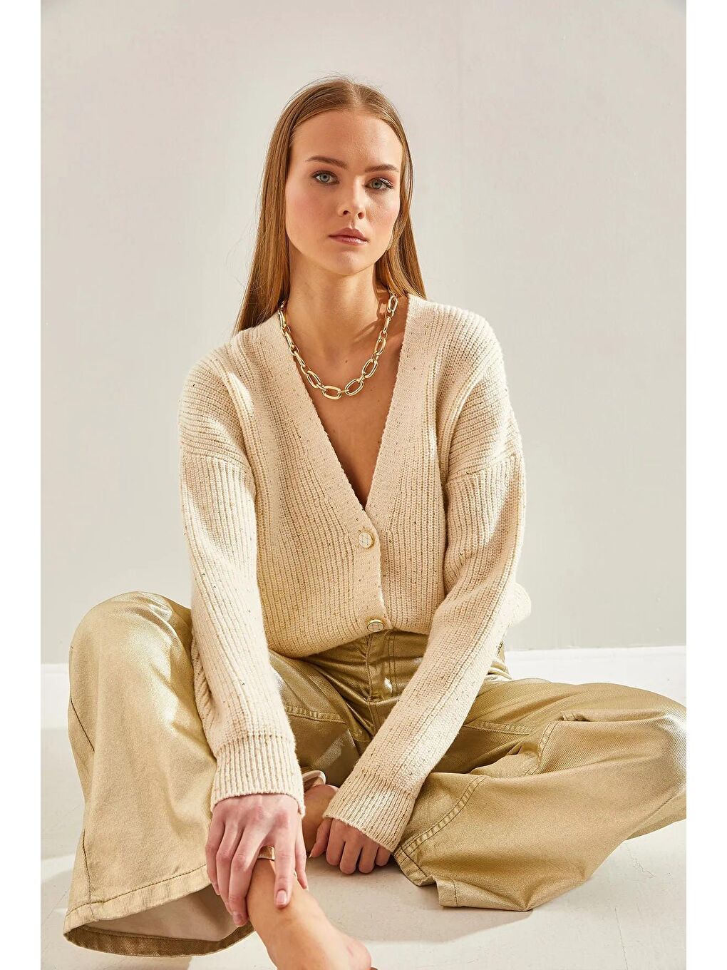 Ekru Kadın Pullu Düğmeli Hırka-3