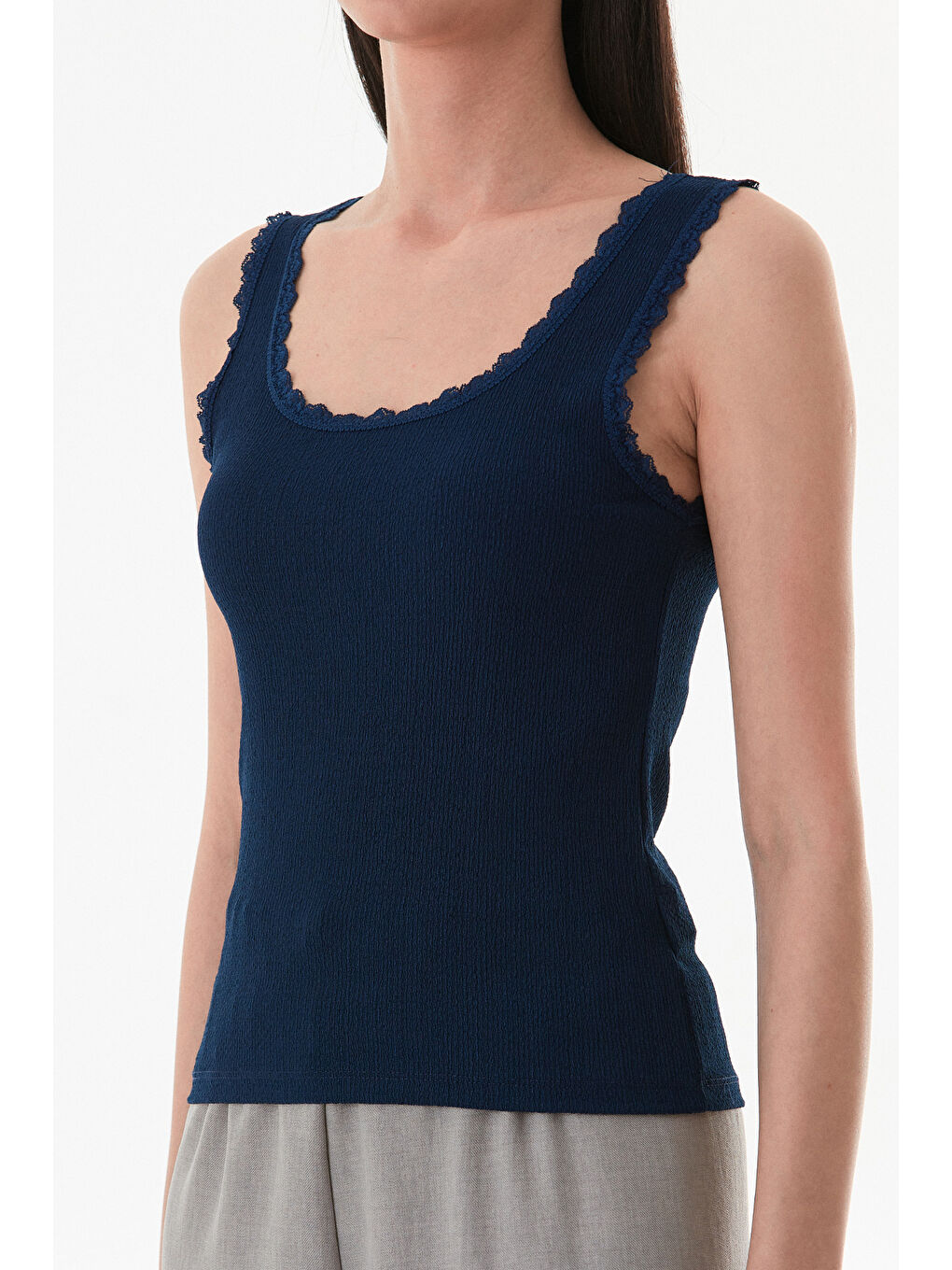 Lacivert Bürümcük Kumaş Dantelli Askılı Body-4