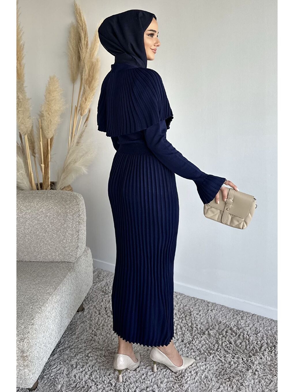 Lacivert Pelerinli Pileli Tesettür Triko Elbise-5